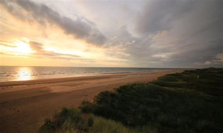 Top 10 Liverpool Beaches for a Wonderful Seaside Experience - SarkariResult