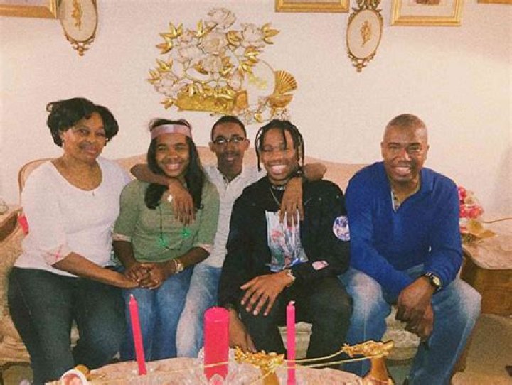 Travis Scott Parents, Meet Father Jacques Webster And Mother Wanda Webster - SarkariResult