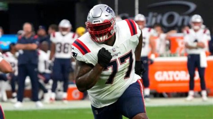 Trent Brown Ankle Injury Health Update : Why Trent Brown Missed Patriots’ Practice? - SarkariResult