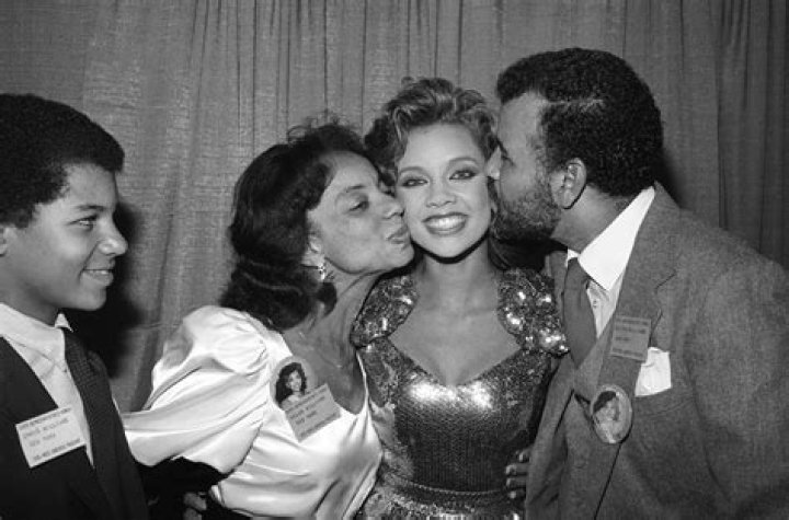 Vanessa Williams Parents, Meet Father Milton Williams And Mother Helen Williams - SarkariResult