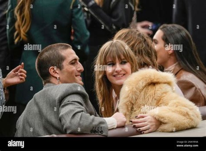 Victoria De Angelis Partner: Is Victoria De Angelis Dating Damiano David?