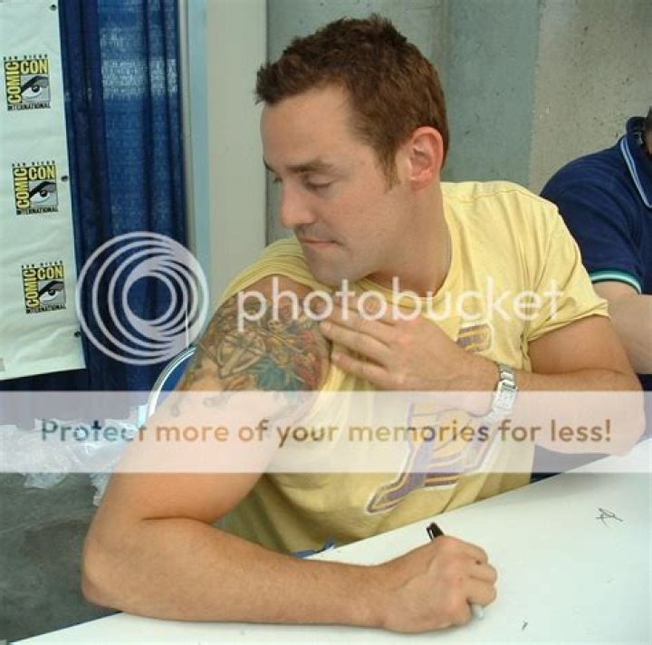 Vitaly Petrov: dating, net worth, tattoos, smoking & body facts