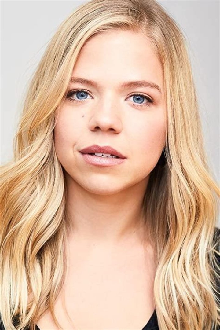 Vivien Endicott Douglas: 10 Facts On Clouds Actress