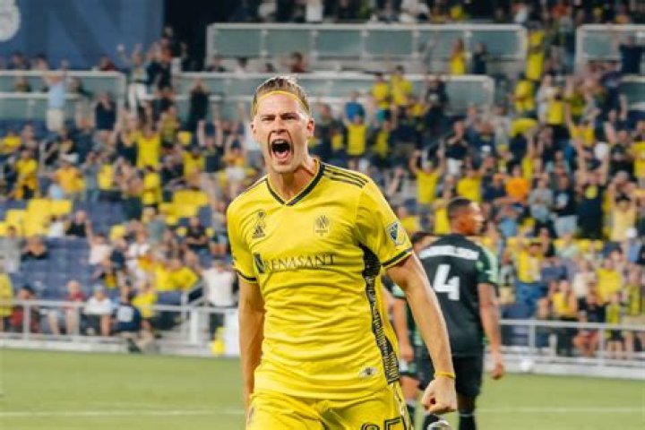 
Walker Zimmerman’s 2022 Salary Is More Than $600,000 -How Rich Is He? 