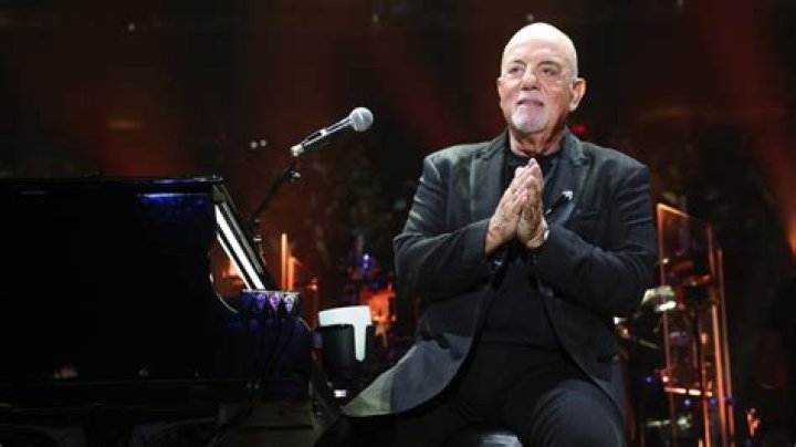 What Happened To Billy Joel Eye? Does He Have A Disease Or Some Injury?