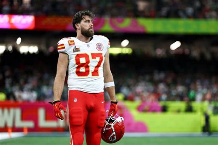 What Happened to Travis Kelce? Why Travis Kelce Pushing His Coach? - SarkariResult