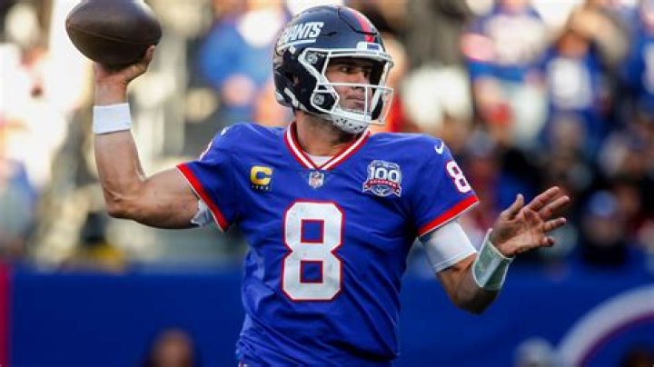 What is Daniel Jones win loss record?