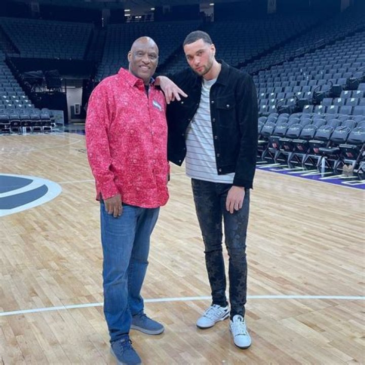 What Religion Does NBA Chicago Bulls’ Zach LaVine Follows? Meet His Parents and Sister On Instagram