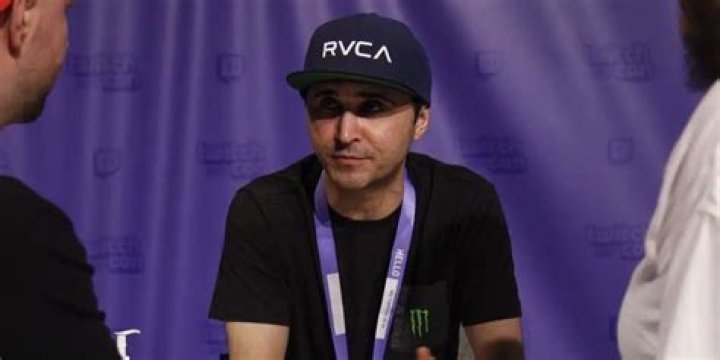 What’s Summit1g Net Worth? Twitch Streamer, Twitter, Wife, Girlfriend, Divorce, Reddit, Car