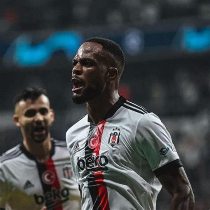 
Who are Cyle Larins Parents? Cyle Larin Biography, Parents Name, Nationality and More 