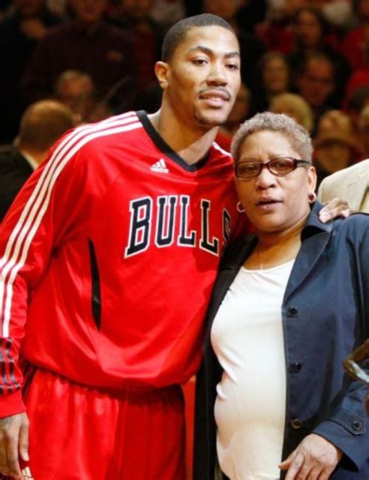 Who Are Derrick Rose Parents? His Ethnicity And Family Background