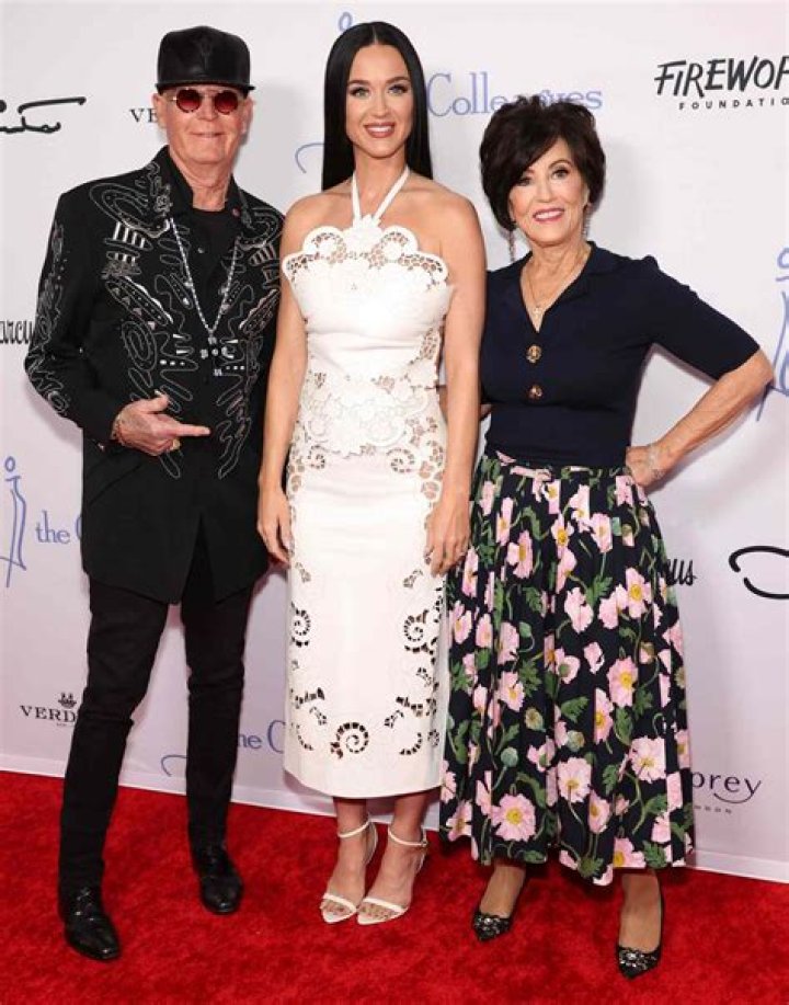 
Who are Katy Perry Parents? Katy Perry Biography, Parents Name and More 