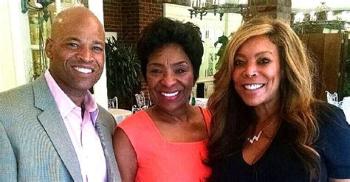 Who Are Wendy Williams' Siblings? All About Her Sister Wanda And Brother Tommy - SarkariResult