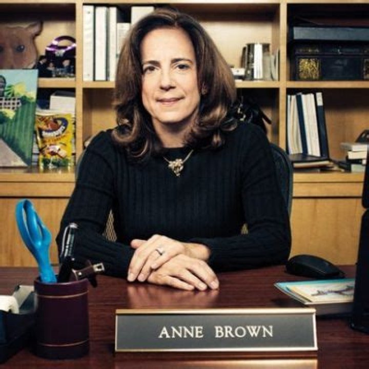 Who Is Jerry Brown Wife, Anne Gust Brown? Career & Relationship Explore