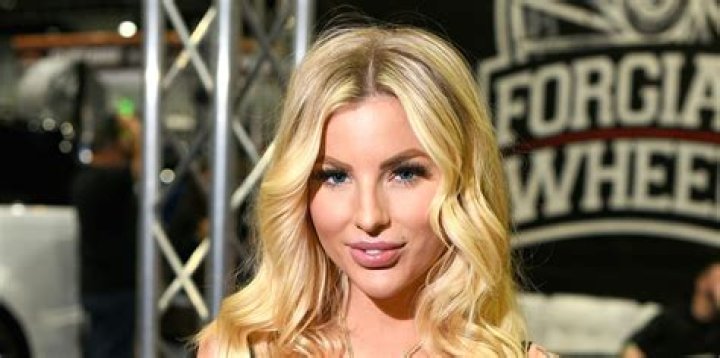 
Who is Jessica Weaver? How did she get 9M Instagram Followers? 