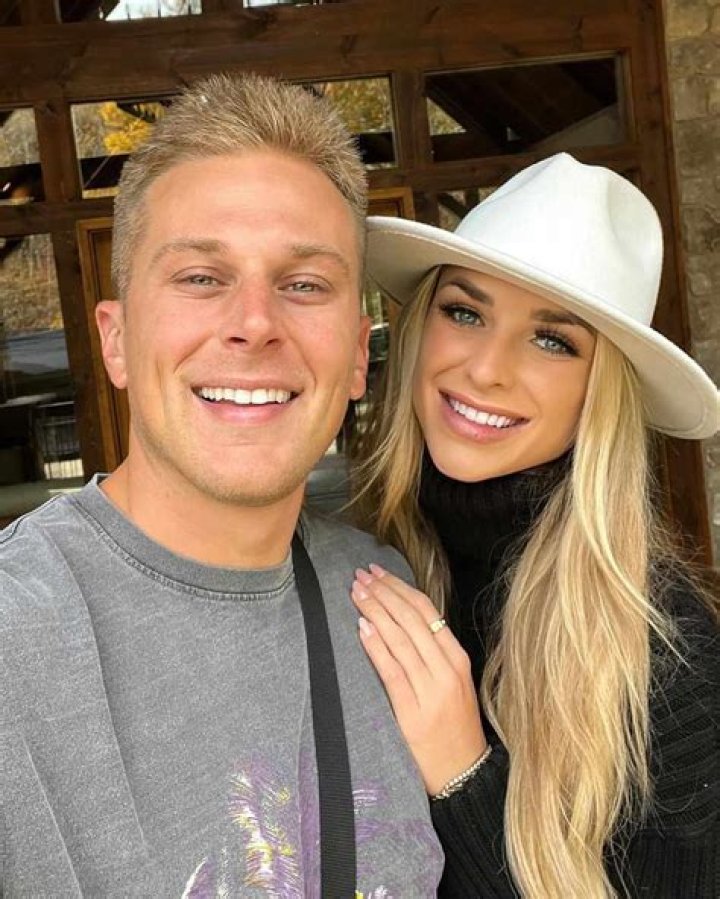 Who Is Kelsey Owens On Siesta Key? Her Age Wikipedia And More Facts To Know