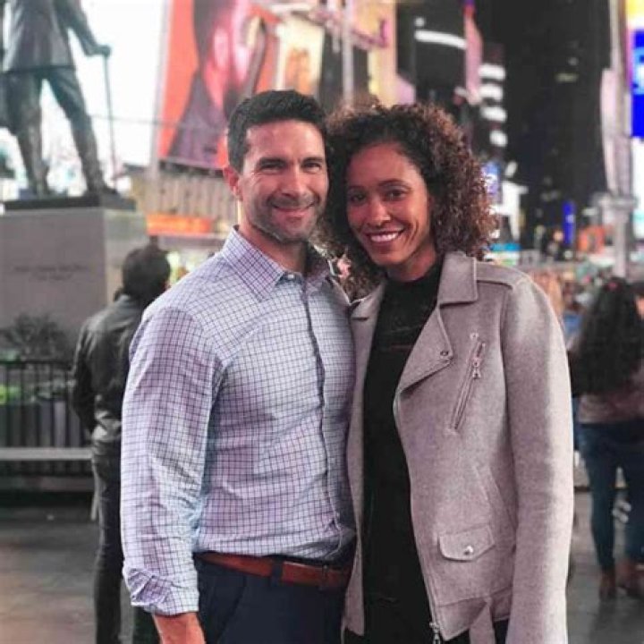Who Is Singer Allie Colleen Husband Jonathan Roberts? Married Life And Family