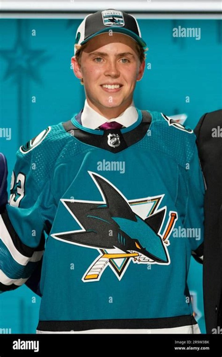 
Who is Will Smith, hockey player picked by Sharks in first-round draft? 