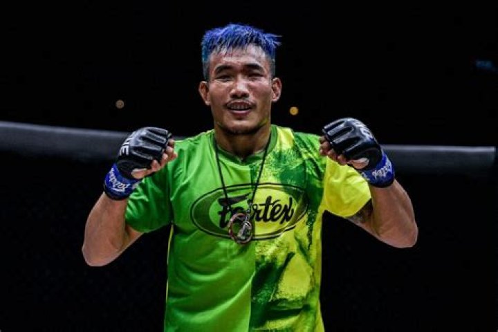 Who Is Yodkaikaew Fairtex? Meet The MMA Fighter On Instagram