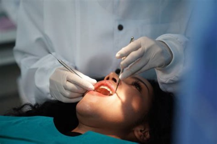 Woman Sues Dentist For Performing Over 30 Procedures In One Sitting - SarkariResult