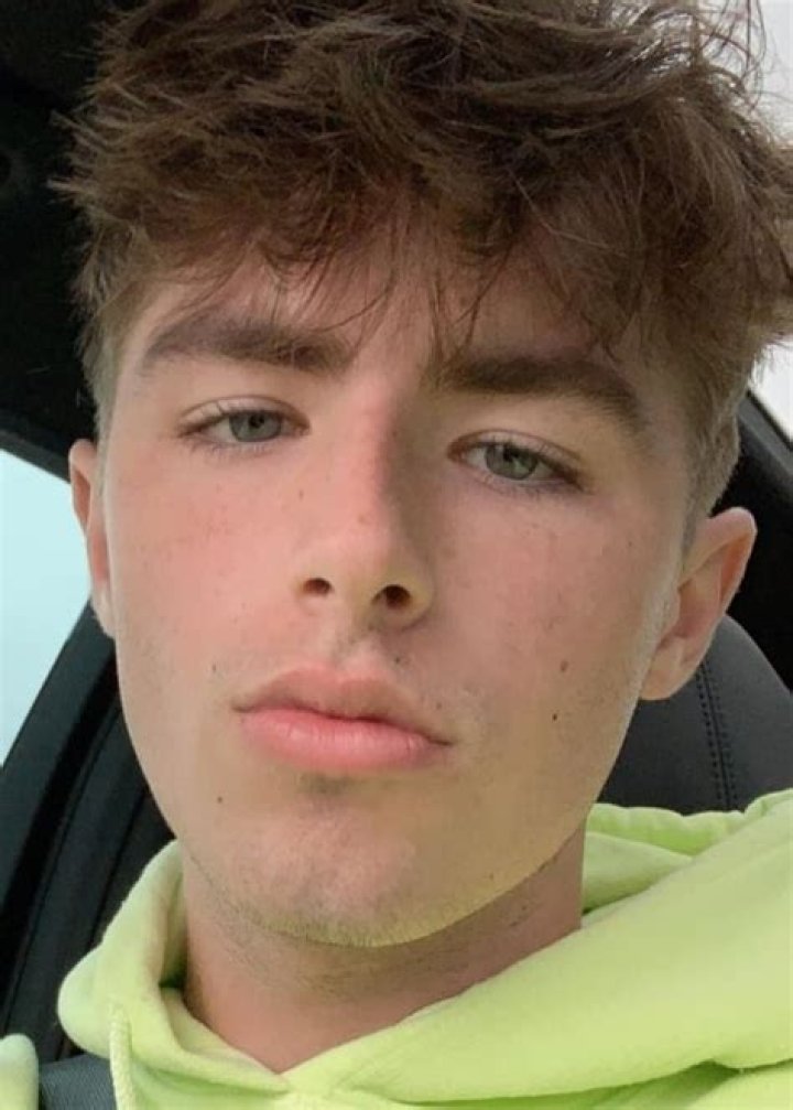 Wyatt Xavier (Tik Tok Hype House) Age, Height: How old tall?
