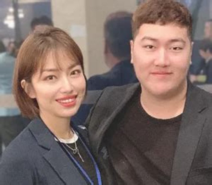 
Yan Bingtao Wife Or Girlfriend Ada Zhang, Are They Married? Age Gap and More 
