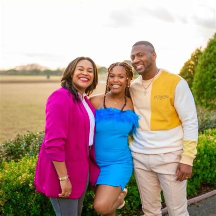 Zander Clark Net Worth: Career, Home, Age, Income, All You Need to Know - SarkariResult