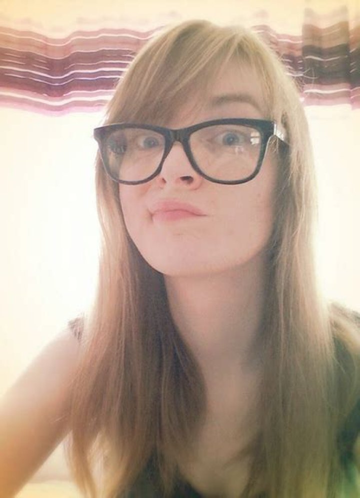 Zoey Proasheck Face, Age, Instagram, Transgender: Yogscast Drama And 10 Facts